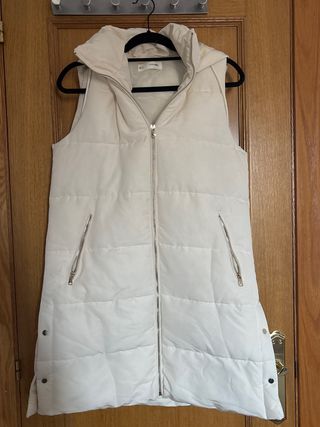 Nuevo. Chaleco largo acolchado blanco
