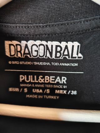 Camiseta Dragon Ball negra blanca Pull andBear S/M