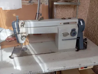 Máquina de coser industrial Typical