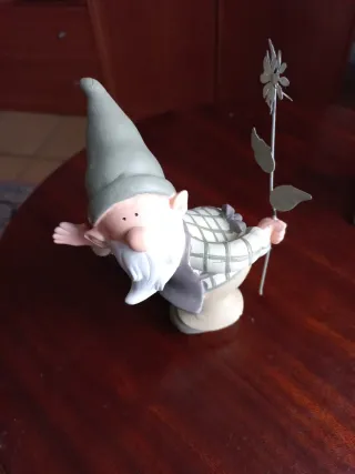 5 Figuras: Brujas, Gnomo y Esquiadora