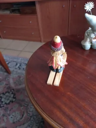 5 Figuras: Brujas, Gnomo y Esquiadora