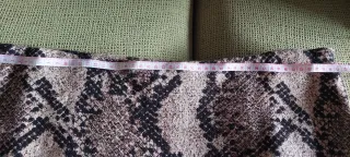 Falda H&M efecto piel serpiente