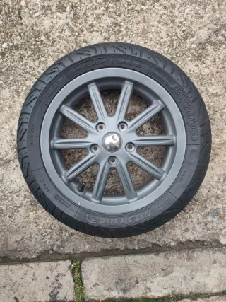 Ruedas Michelin 120/70-12 Piaggio MP3