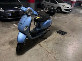Vespa ET2 ciclomotor azul