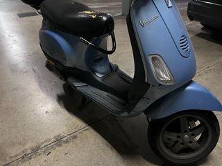 Vespa ET2 ciclomotor azul