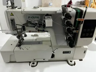 Máquina Recubridora ZOJE 5 hilos