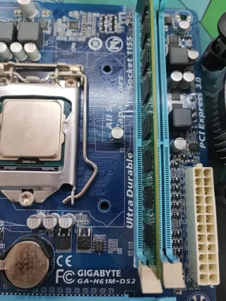 Placa Base Gigabyte Socket 1155 GA-H61M-DS