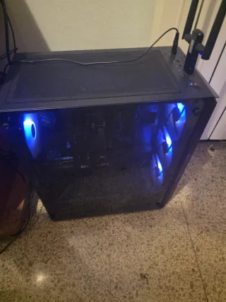 PC Gaming con luces RGB
