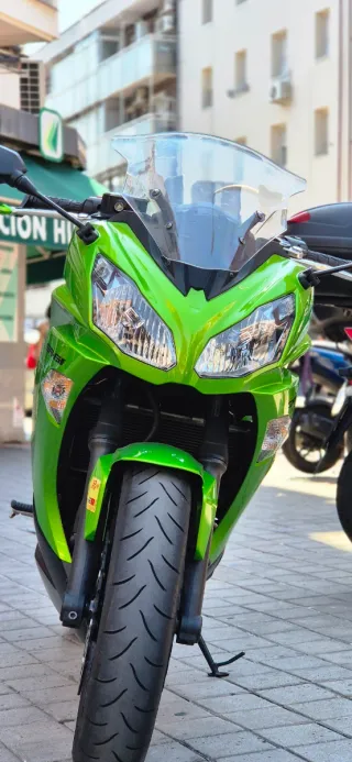 Moto Kawasaki ER 6F 2013 Verde