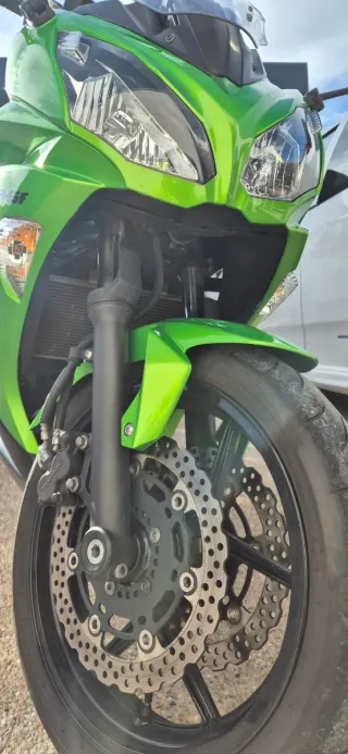 Moto Kawasaki ER 6F 2013 Verde