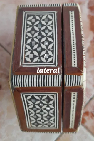 Joyero hexagonal con incrustaciones