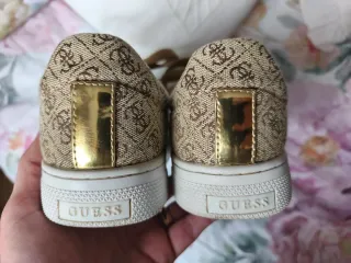 Deportivas Guess Mujer Beige y Dorado