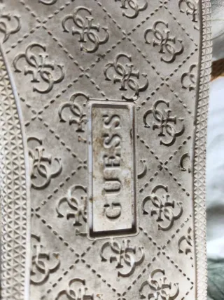 Deportivas Guess Mujer Beige y Dorado