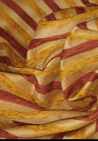 Cortinas doradas y rojas - 4 paños