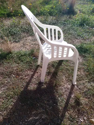 5 Sillas de Jardín Blancas de Plástico