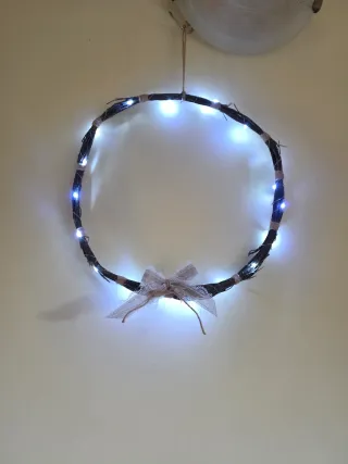 Ghirlanda decorativa con luci rustica artigianale