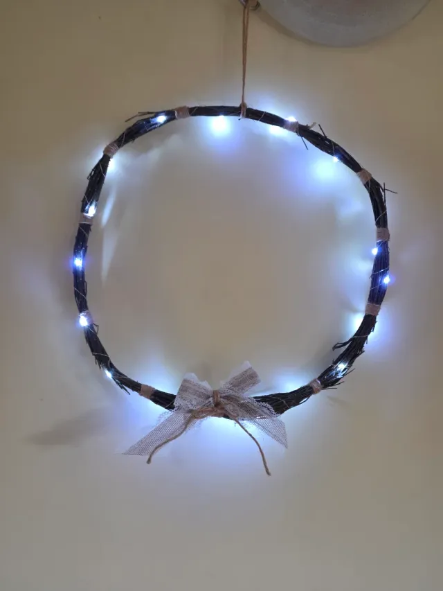 Ghirlanda decorativa con luci rustica artigianale