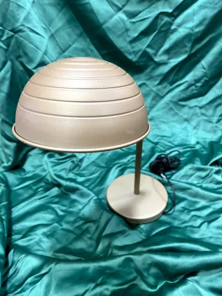 Lámpara flexo dorada metal