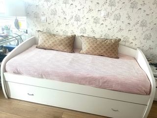 Cama nido con dos camas.