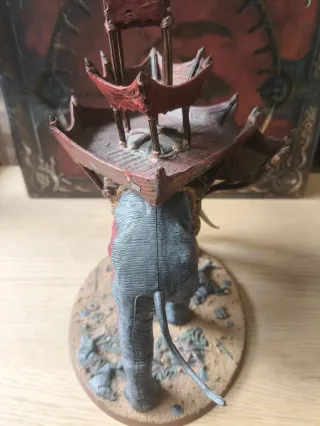 Warhammer Mumak - Figura de Colección