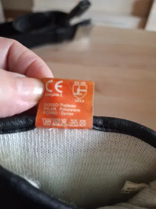 Cinturón y guantes de seguridad