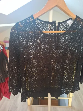 Blusa encaje negra talla L