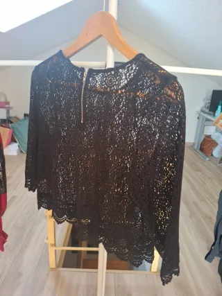 Blusa encaje negra talla L