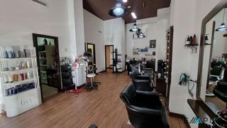 Local comercial en venta en Reyes en Parla