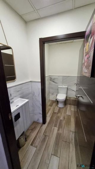 Local comercial en venta en Reyes en Parla