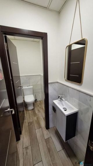 Local comercial en venta en Reyes en Parla