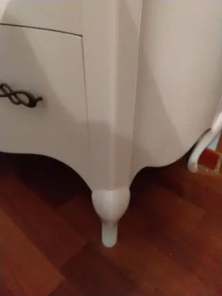 Comò bianco con 3 cassetti e due comodini