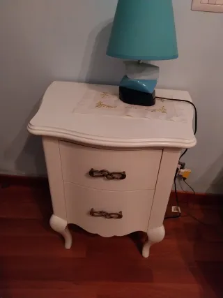 Comò bianco con 3 cassetti e due comodini