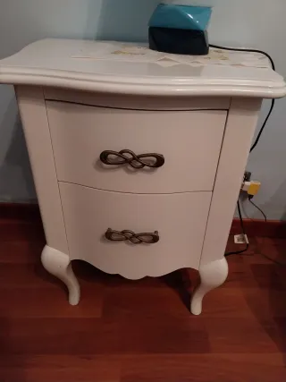 Comò bianco con 3 cassetti e due comodini