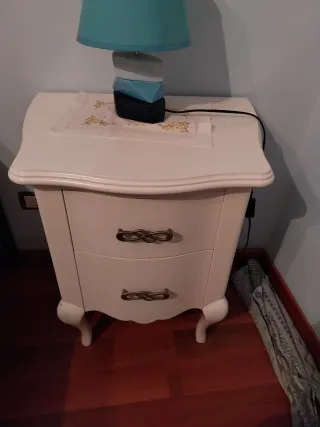 Comò bianco con 3 cassetti e due comodini