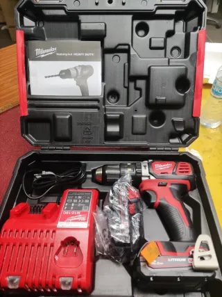 Taladro Percutor Milwaukee M18 BPD