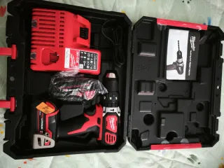 Taladro Percutor Milwaukee M18 BPD