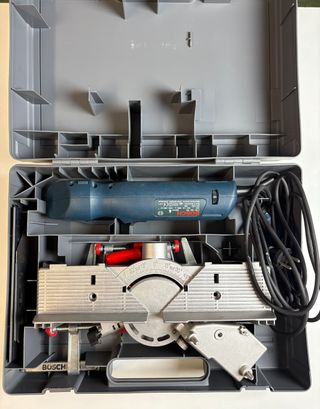 Sierra de corte fino BOSCH GFS 350 E + KT 60