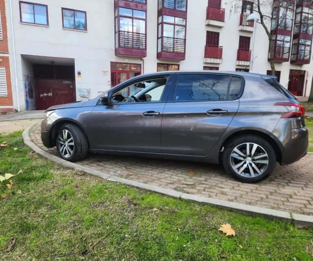 Peugeot 308 2021