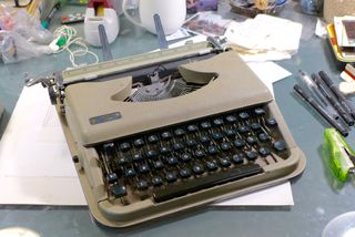 Colección: Seis máquinas de escribir + Archivador