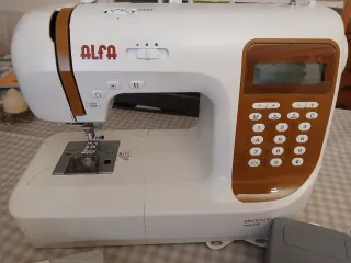 Máquina de Coser Alfa 660