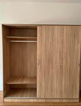 Armarios correderos nuevos de alta capacidad.