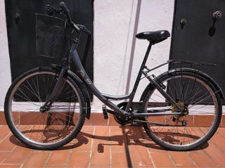 Bicicleta Vintage con Cesta