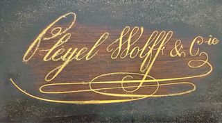 Piano Vertical Pleyel Antiguo