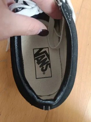 Zapatillas Vans Old Skool Mujer Negras Blancas