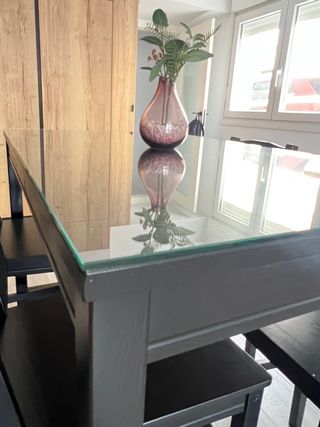 Mesa alta Ikea con 4 taburetes y cristal