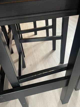 Mesa alta Ikea con 4 taburetes y cristal