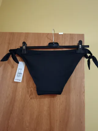 Braga bikini Gisela negra con lazos