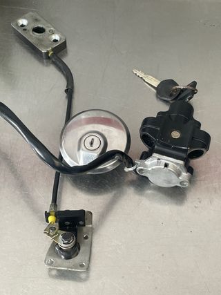 Bombines y Tapa Depósito Suzuki Marauder 250