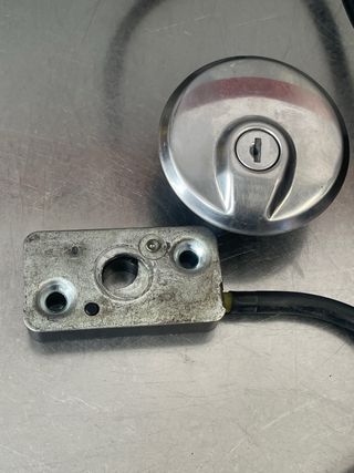 Bombines y Tapa Depósito Suzuki Marauder 250