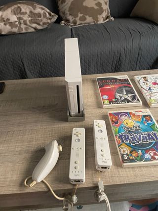 Nintendo Wii Bianca con Giochi e Accessori